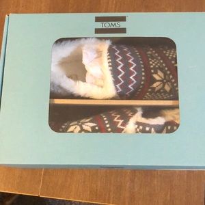 Toms slippers . Size 7
